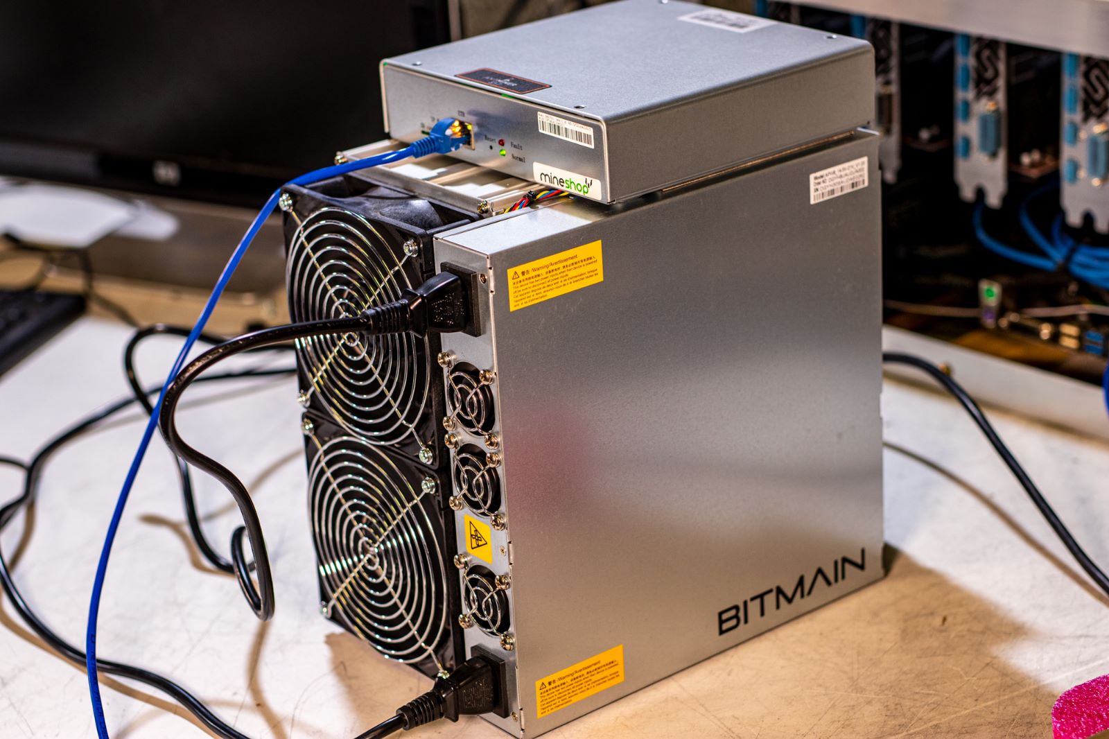BITCOIN miner Auradine Teraflux AH3880 600 TH/s - Image 8