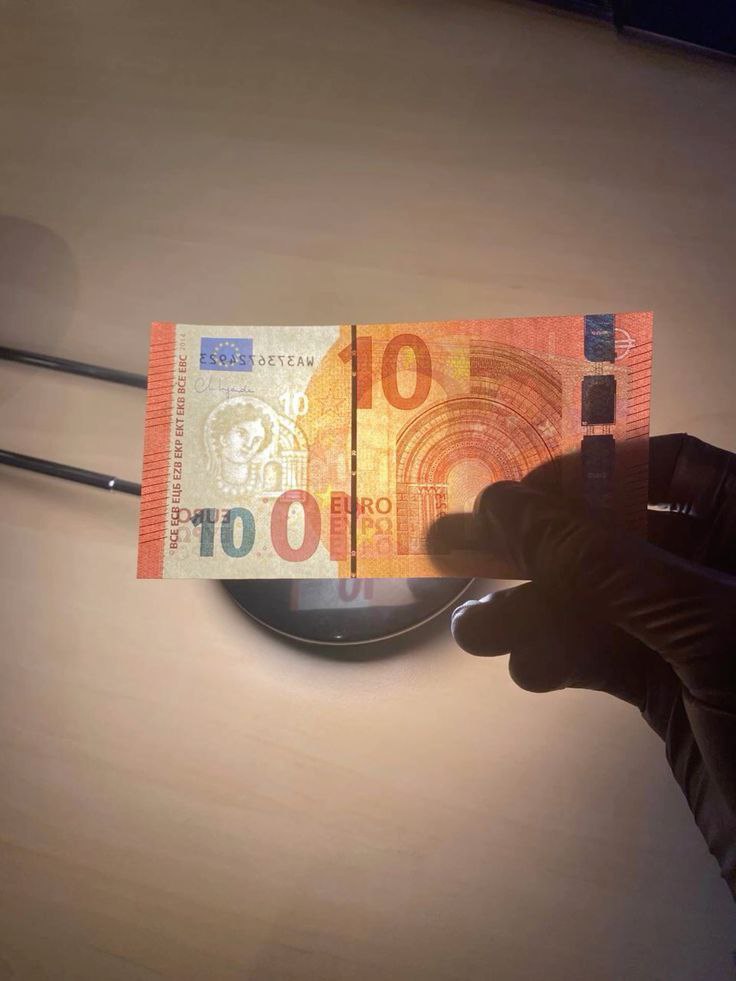 Counterfeit euro notes €5000